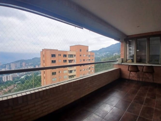 Apartamento de 2 alcobas en arriendo en El Tesoro, Medellín, 130 m² · foto 7 de 24