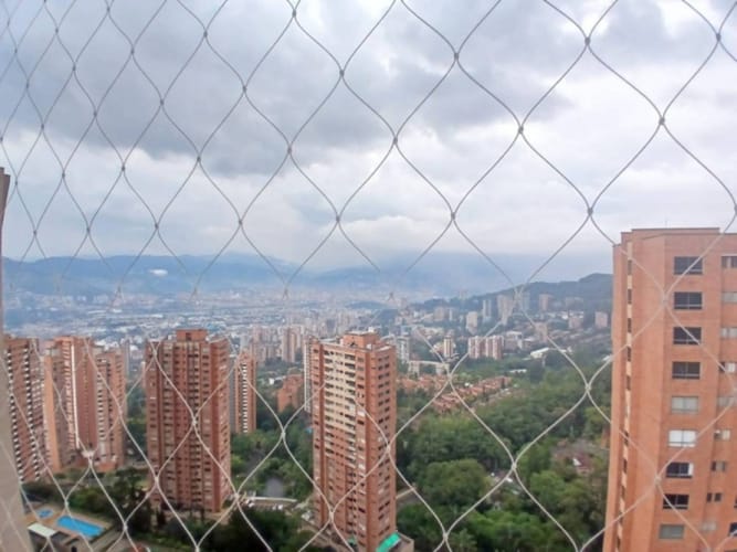 Apartamento de 2 alcobas en arriendo en El Tesoro, Medellín, 130 m² · foto 8 de 24