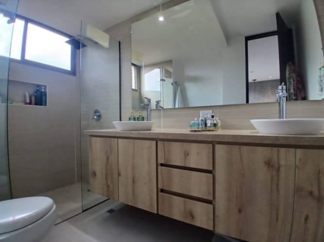Apartamento de 2 alcobas en arriendo en El Tesoro, Medellín, 130 m² · foto 18 de 24