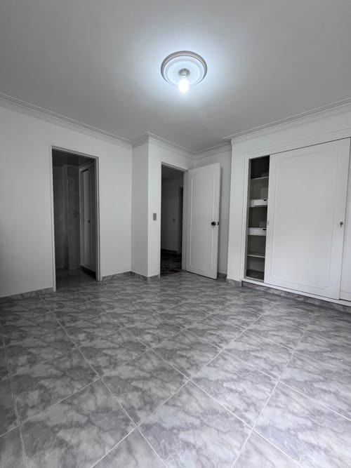 Apartamento en venta en El Poblado, Medellín · foto 2 de 10