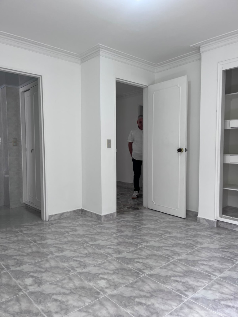 Apartamento en venta en El Poblado, Medellín · foto 3 de 10