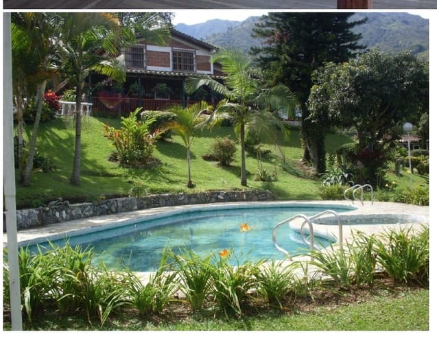 Finca en venta en Copacabana, 682 m² · foto 3 de 13