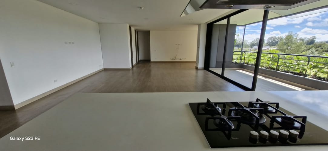 Apartamento de 3 alcobas en arriendo en El Porvenir, Rionegro, 189 m² · foto 5 de 17