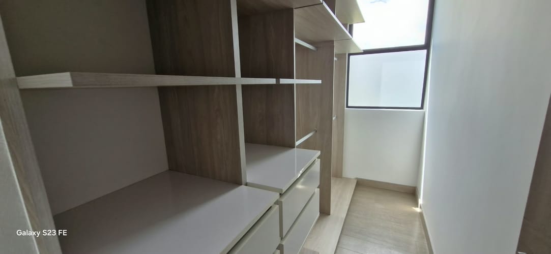 Apartamento de 3 alcobas en arriendo en El Porvenir, Rionegro, 189 m² · foto 9 de 17