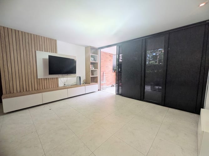 Apartamento de 3 alcobas en venta en El Poblado, Medellín, 120 m² · foto 2 de 10
