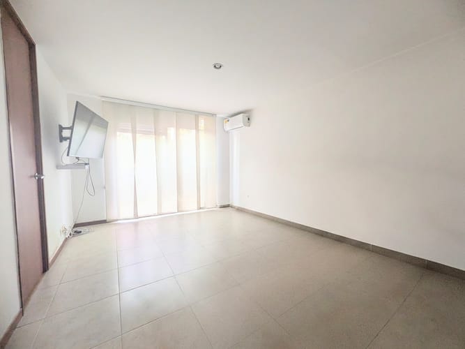 Apartamento de 3 alcobas en venta en El Poblado, Medellín, 120 m² · foto 8 de 10