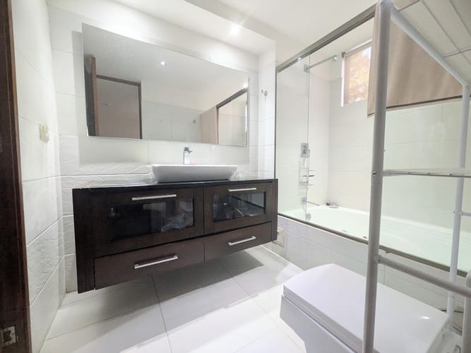 Apartamento de 3 alcobas en venta en El Poblado, Medellín, 120 m² · foto 9 de 10