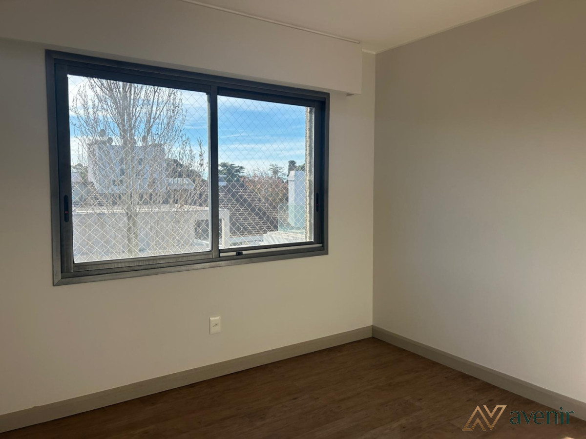 Alquiler Apartamento Carrasco  3 dormitorios · Foto 8