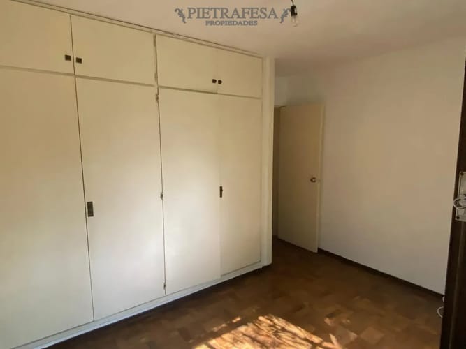 Casa en alquiler, 3 dormitorios, 1 baño, patio, cochera. Punta Gorda. · Foto 4