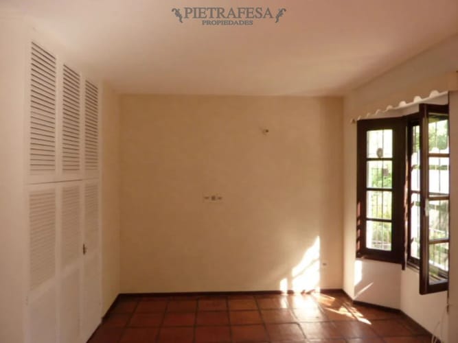 Casa en alquiler, 3 dormitorios, 1 baño, patio, cochera. Punta Gorda. · Foto 8