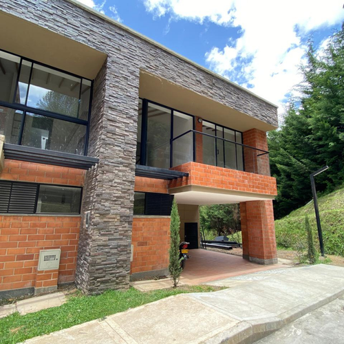 Casa de 4 alcobas en venta en Santa Elena, El Retiro, 170 m² · foto 2 de 9