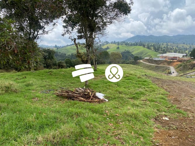 Lote en venta en La Francia, Medellín, 2945 m² · foto 5 de 23