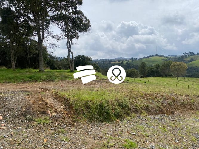 Lote en venta en La Francia, Medellín, 2945 m² · foto 10 de 23
