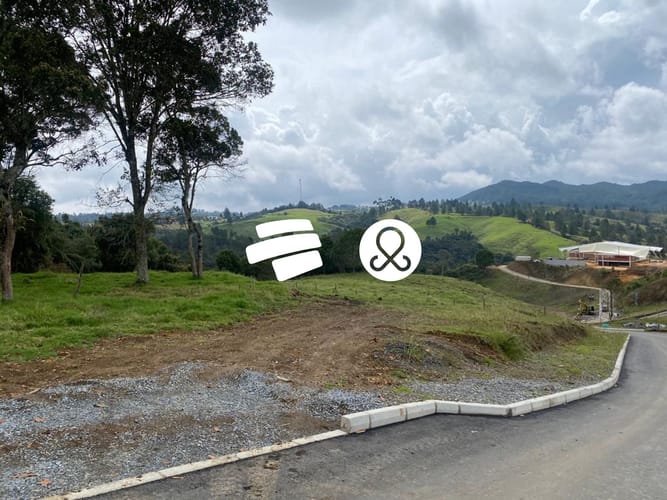Lote en venta en La Francia, Medellín, 2945 m² · foto 12 de 23