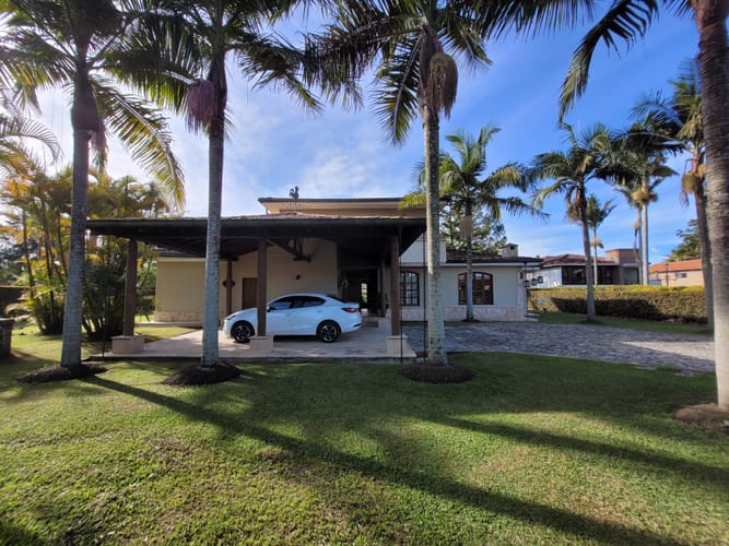 Casa de 4 alcobas en venta en Llano Grande, Rionegro, 480 m² · foto 2 de 24