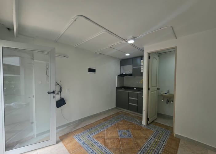 Local en arriendo en Belén, Medellín, 20 m² · foto 2 de 9
