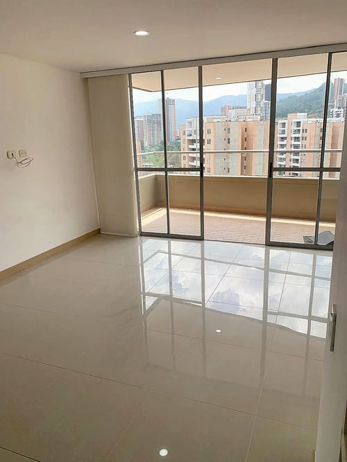 Apartamento de 3 alcobas en venta en Loma De San Jose, Sabaneta, 105 m² · foto 6 de 20