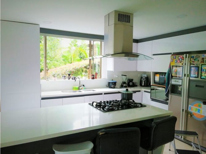 Casa de 4 alcobas en venta en Loma Del Escobero, Envigado, 285 m² · foto 2 de 24