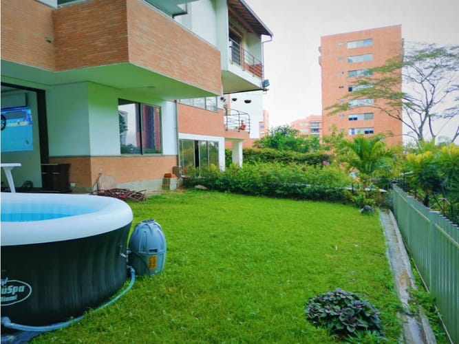 Casa de 4 alcobas en venta en Loma Del Escobero, Envigado, 285 m² · foto 23 de 24
