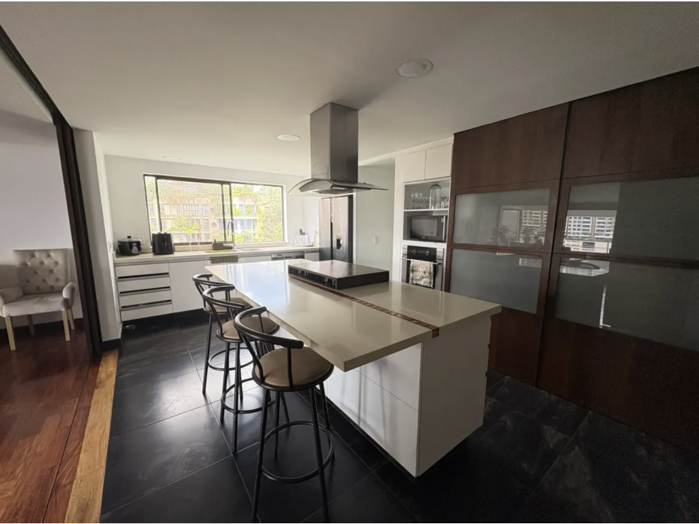 Apartamento en venta en El Poblado, Medellín · foto 5 de 19