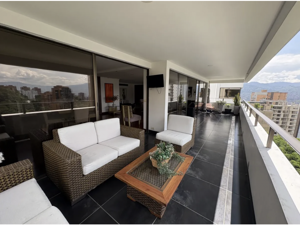 Apartamento en venta en El Poblado, Medellín · foto 6 de 19
