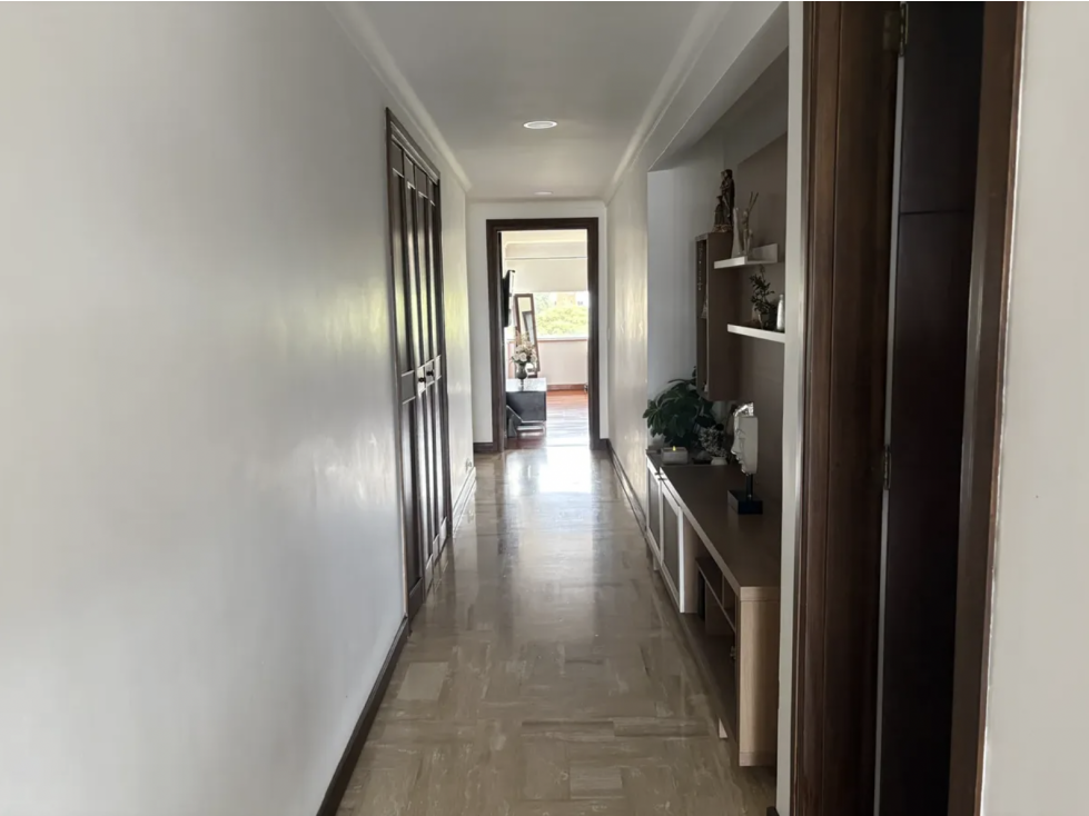 Apartamento en venta en El Poblado, Medellín · foto 8 de 19