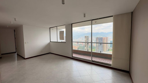 Apartamento en arriendo en Los Balsos, Medellín · foto 5 de 17