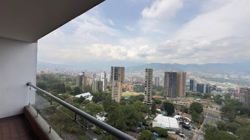 Apartamento en arriendo en Los Balsos, Medellín · foto 7 de 17