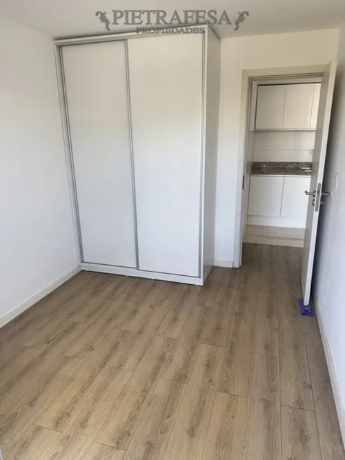 Apartamento en alquiler, 1 dormitorio, 1 baño, balcón. Tres Cruces. · Foto 6