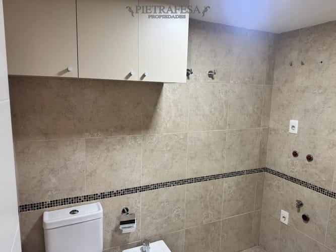 Apartamento en alquiler, 1 dormitorio, 1 baño, balcón. Tres Cruces. · Foto 8