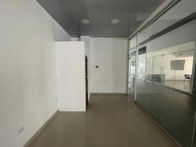 Local en arriendo en El Cedro, Cali, 14 m² · foto 11 de 19