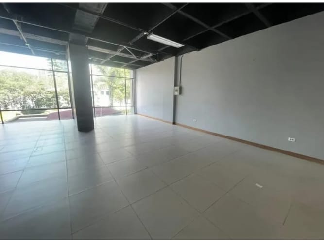Local en arriendo en Patio Bonito, Medellín, 70 m² · foto 2 de 7