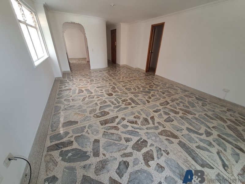 Apartamento en arriendo en El Portal, Envigado · foto 3 de 22