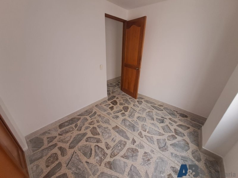 Apartamento en arriendo en El Portal, Envigado · foto 16 de 22
