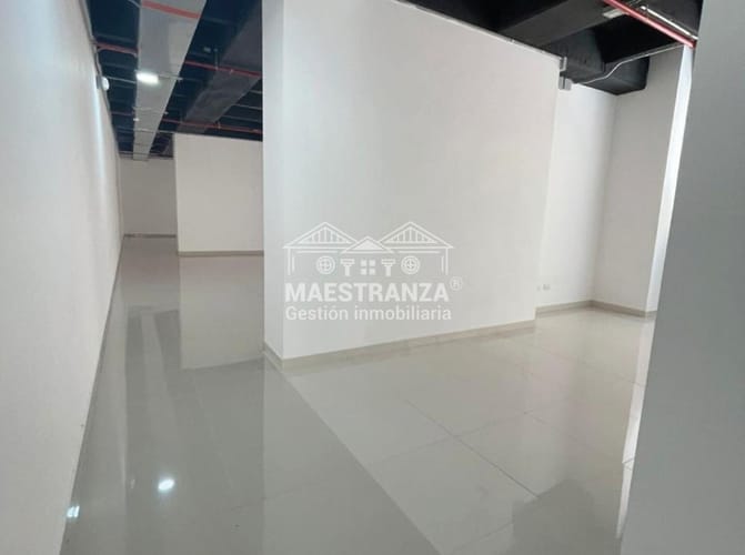 Local en arriendo en Loma De La Doctora, Sabaneta, 1048 m² · foto 3 de 24