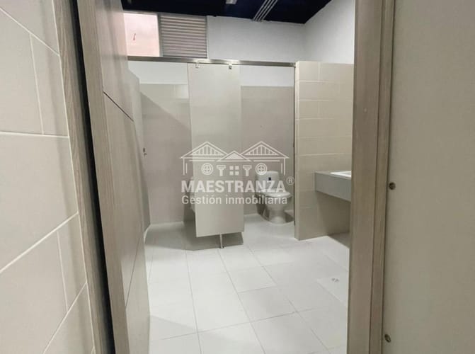 Local en arriendo en Loma De La Doctora, Sabaneta, 1048 m² · foto 5 de 24