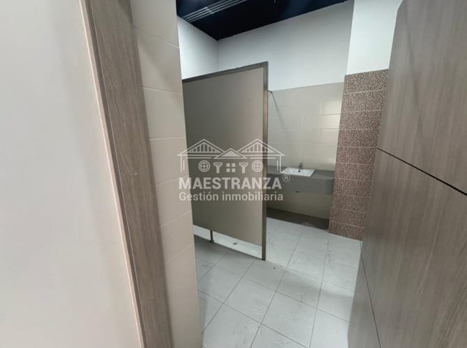 Local en arriendo en Loma De La Doctora, Sabaneta, 1048 m² · foto 16 de 24