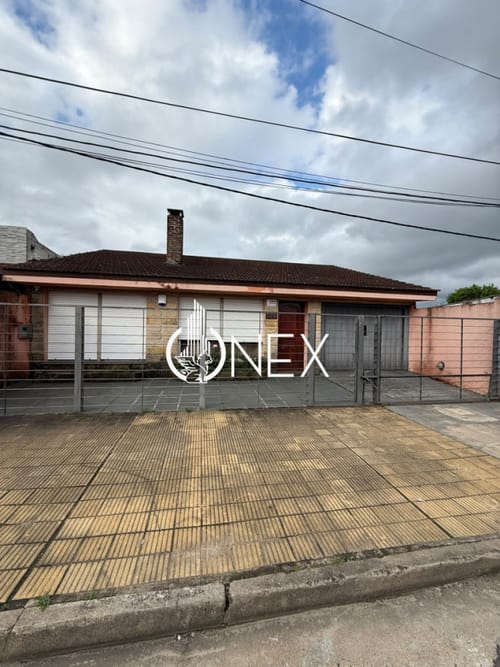 Se vende casa 4 dormitorios en el centro de Tacuarembó