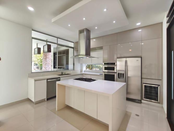 Casa de 5 alcobas en arriendo en El Sena, Cali, 300 m² · foto 2 de 24