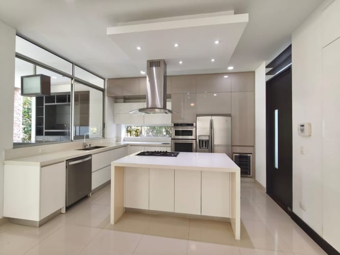 Casa de 5 alcobas en arriendo en El Sena, Cali, 300 m² · foto 5 de 24