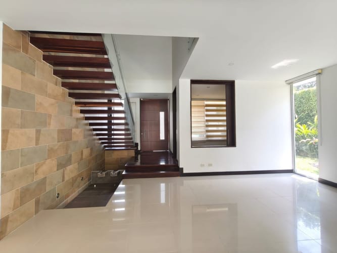 Casa de 5 alcobas en arriendo en El Sena, Cali, 300 m² · foto 9 de 24