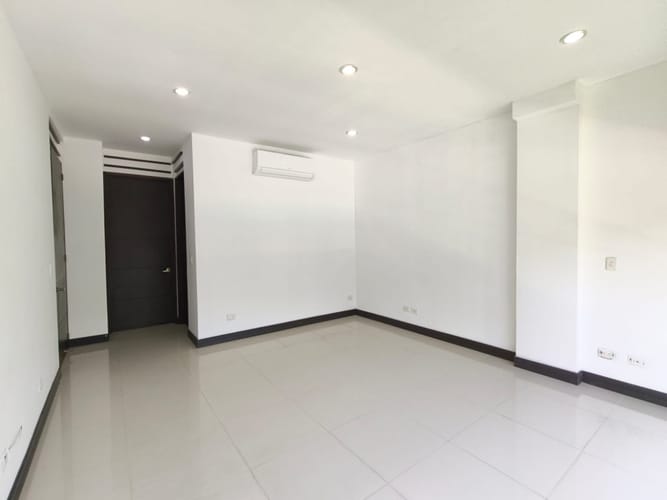 Casa de 5 alcobas en arriendo en El Sena, Cali, 300 m² · foto 11 de 24