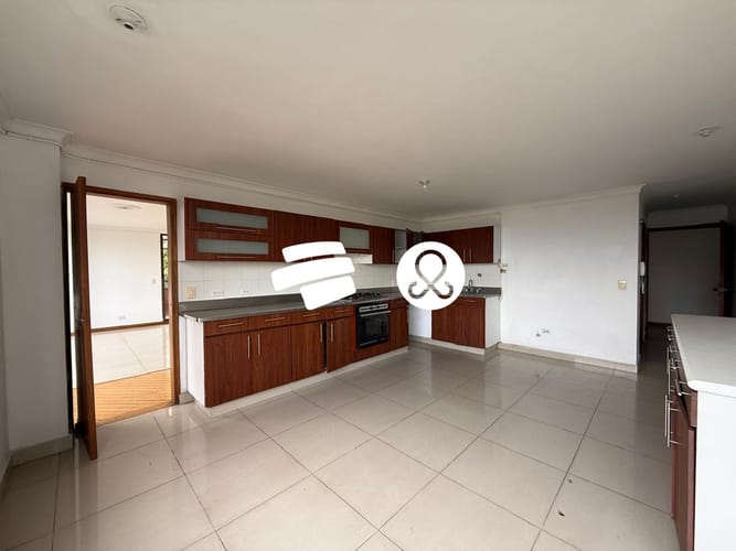 Apartamento de 4 alcobas en venta en El Poblado, Medellín, 266 m² · foto 5 de 15