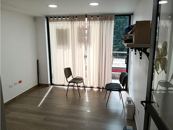 Bodega en arriendo en Belén, Medellín, 350 m² · foto 8 de 17
