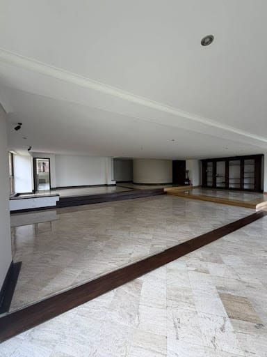 Apartamento de 3 alcobas en arriendo en Loma Del Campestre, Medellín, 420 m² · foto 4 de 24