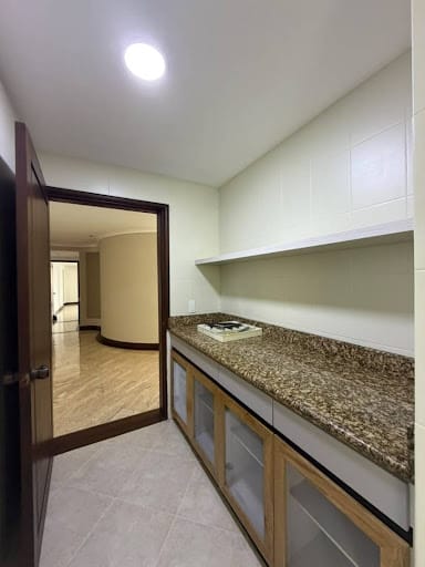 Apartamento de 3 alcobas en arriendo en Loma Del Campestre, Medellín, 420 m² · foto 13 de 24