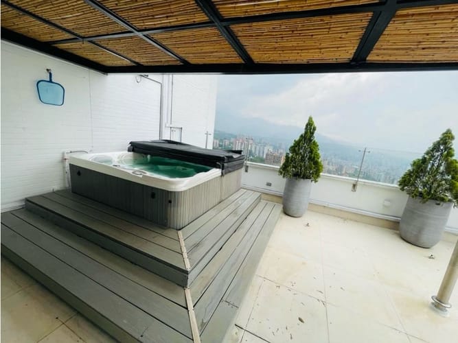 Apartamento de 2 alcobas en arriendo en El Poblado, Medellín, 270 m² · foto 6 de 13