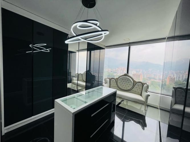 Apartamento de 2 alcobas en arriendo en El Poblado, Medellín, 270 m² · foto 11 de 13