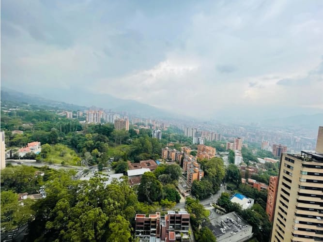 Apartamento de 2 alcobas en venta en El Poblado, Medellín, 270 m² · foto 4 de 15