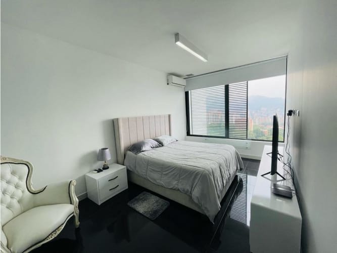 Apartamento de 2 alcobas en venta en El Poblado, Medellín, 270 m² · foto 8 de 15